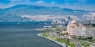 İzmir: The Pearl of the Aegean İzmir: The Pearl of the Aegean