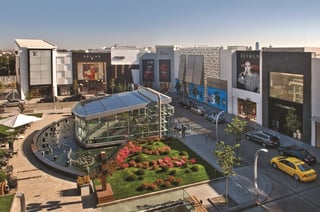 Luxury Shopping Oasis